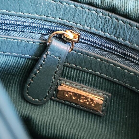 GUESS Quilted Green Leather Shoulder Bag - Picture 12 of 16